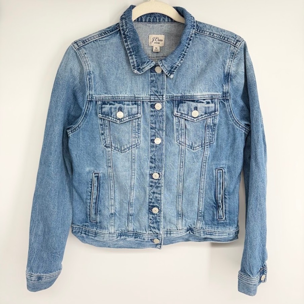 J.Crew Denim Trucker Jacket Women's M Blue Light Wash Classic Button Up Casual